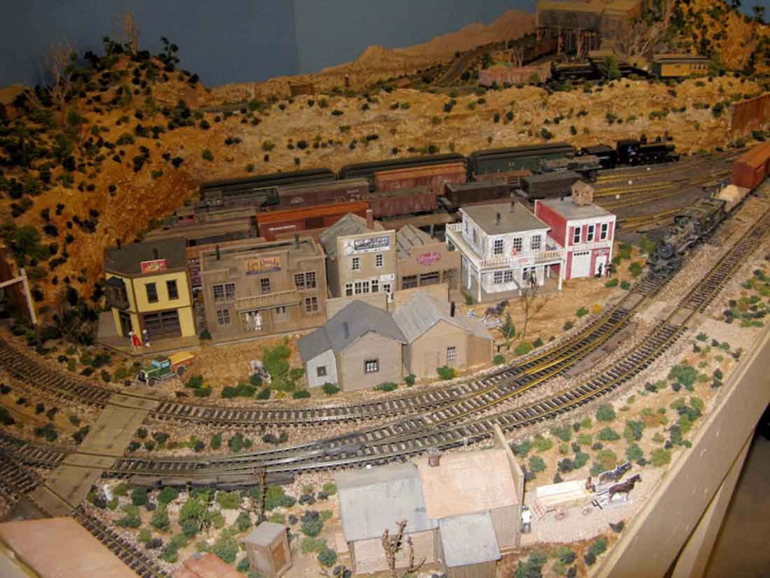 HO Train Layouts 4x8 Model Railroad Layouts PlansModel Railroad Layouts Plans